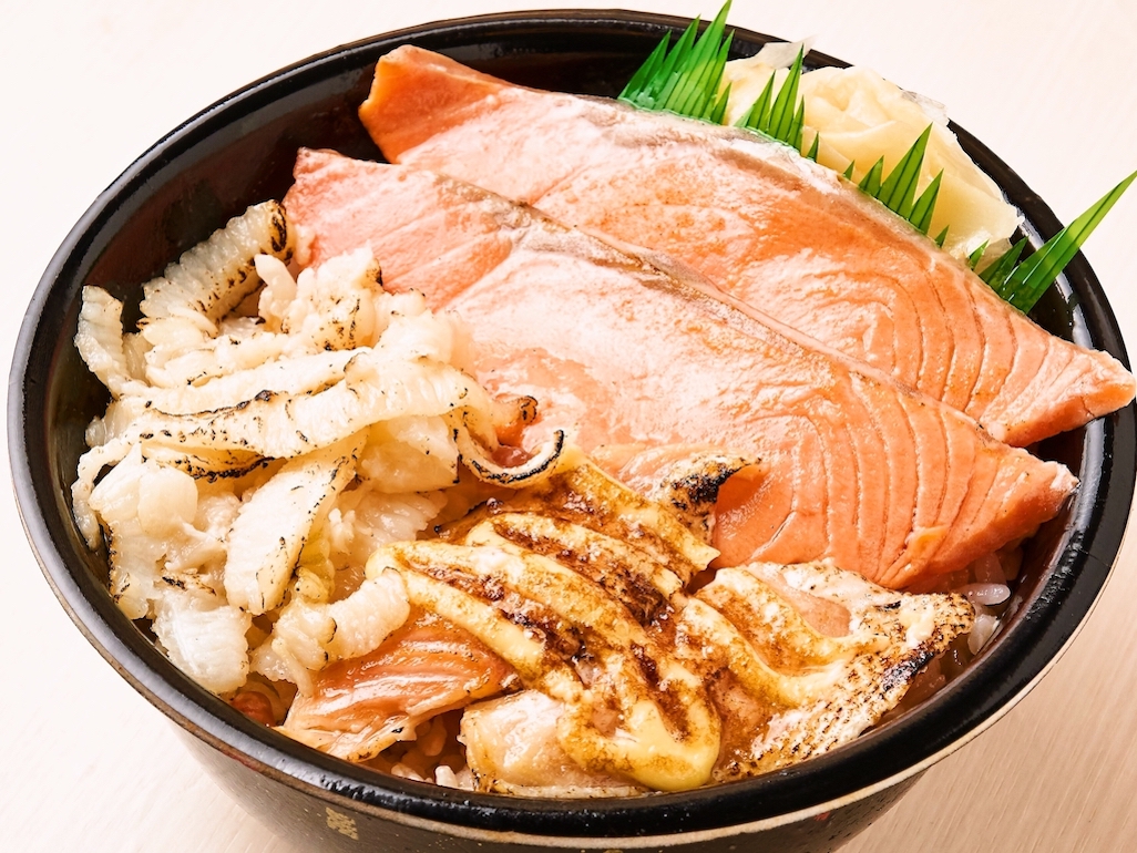 41 炙りマヨハラス炙り縁側炙りサーモン丼 魚丼屋